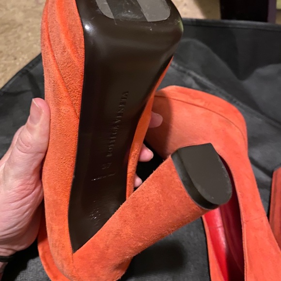 FINAL SALE NWOT Bottega Veneta New Red/orange Suede HeelsNWOT has new sticker! - Picture 5 of 6